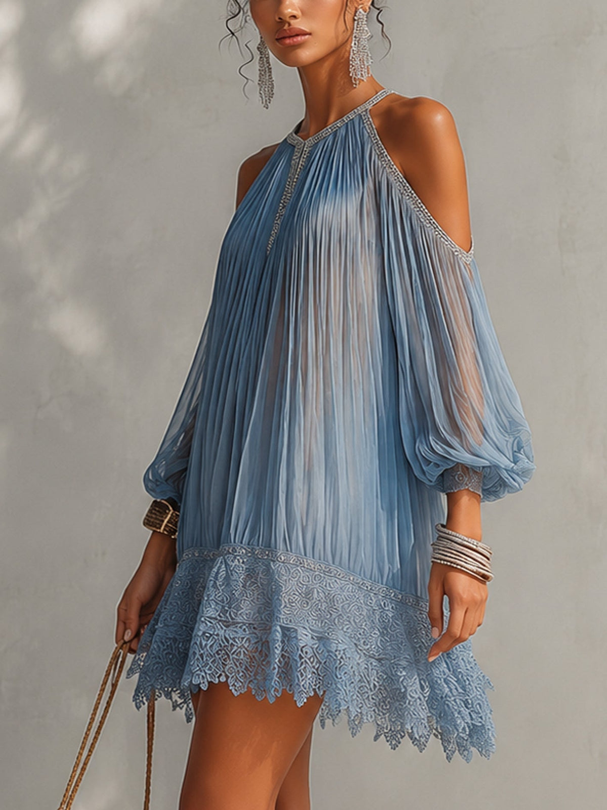 Celestina - Vestido mini azul de hombros descubiertos con bajo de encaje