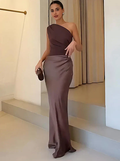 Amber - Vestido largo de satén con un solo hombro