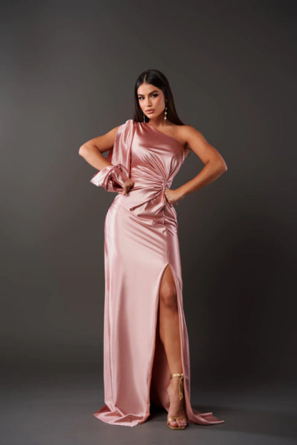 Dorie - Vestido asimétrico con abertura larga