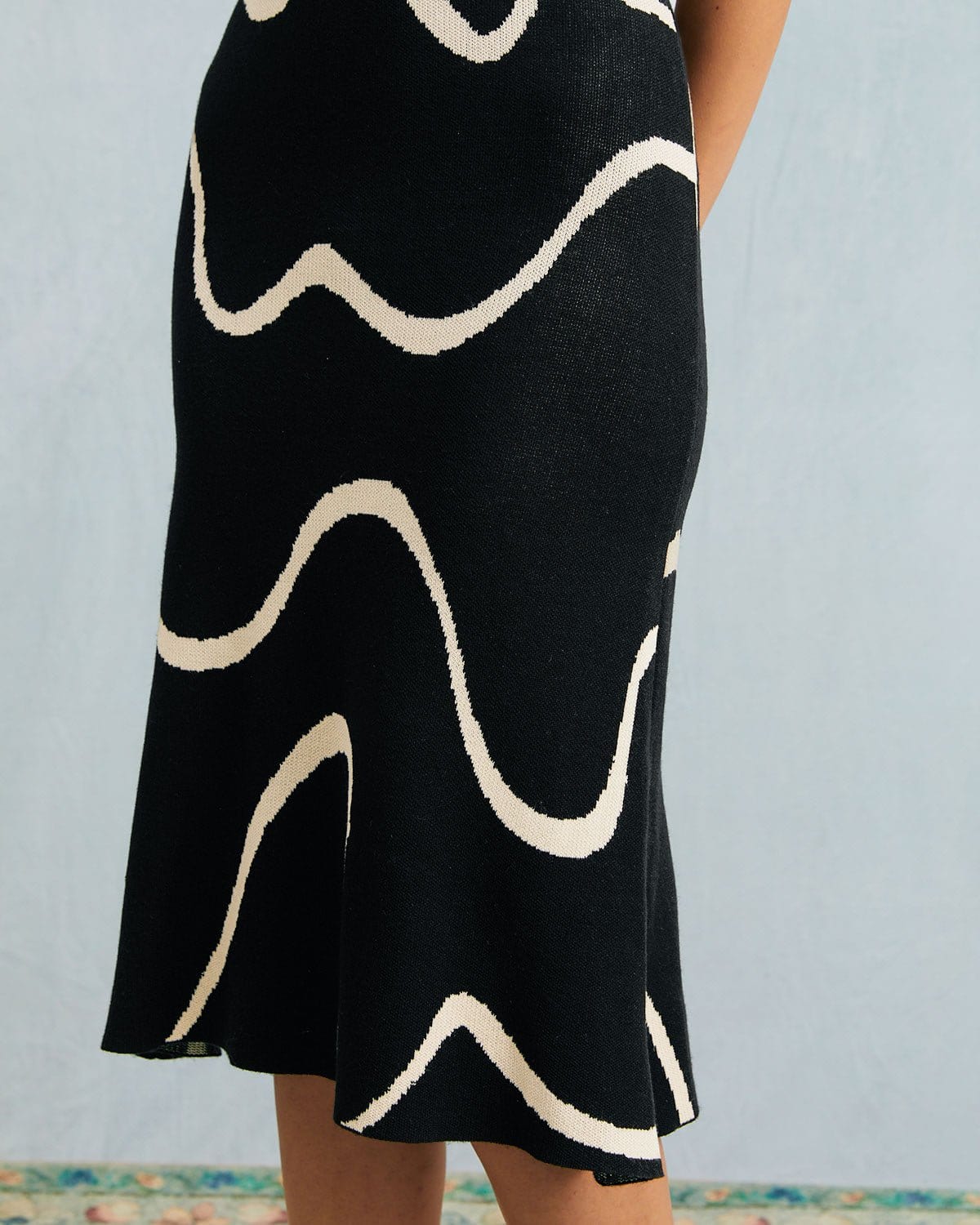 Black Wave - Vestido midi de punto con bajo en forma de sirena